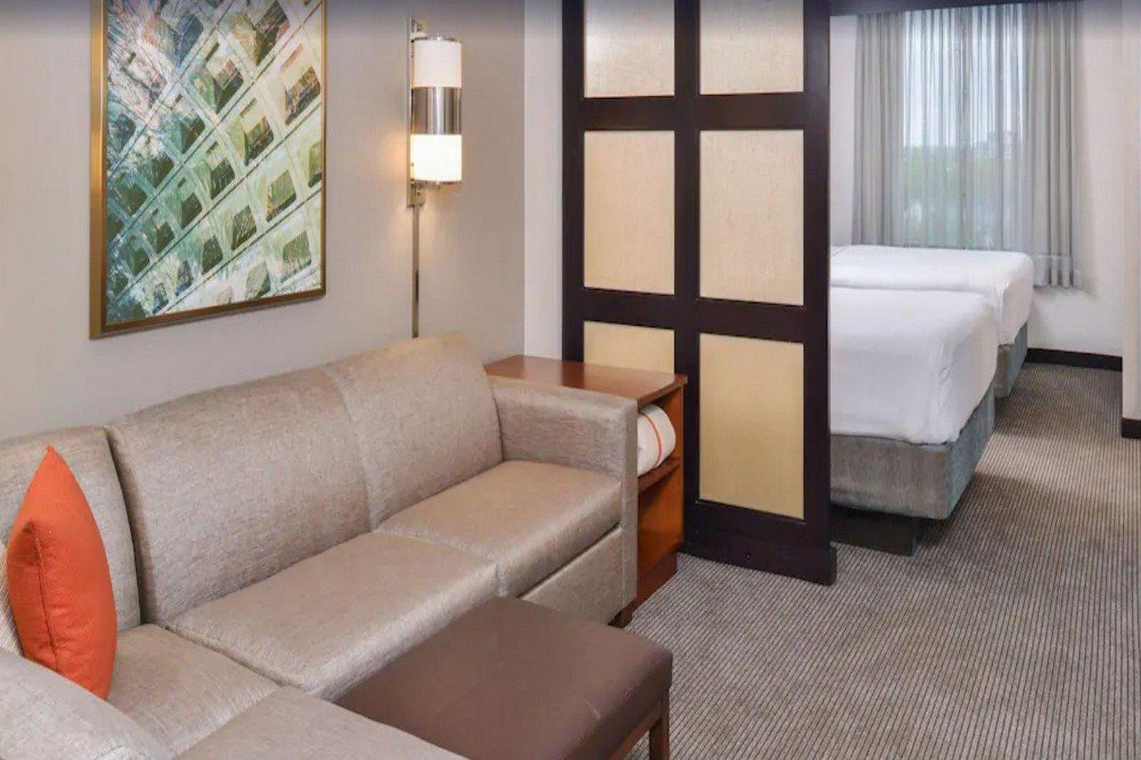 Hyatt Place Herndon Dulles Airport - East Exterior photo