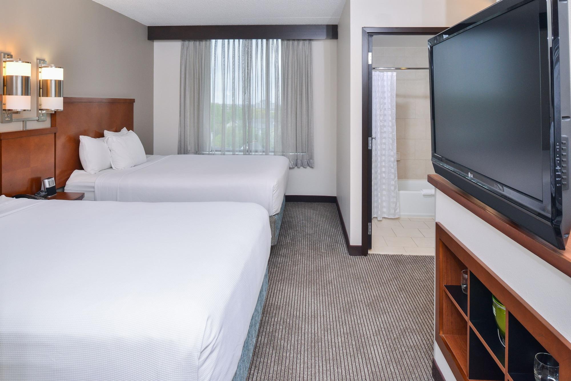 Hyatt Place Herndon Dulles Airport - East Exterior photo