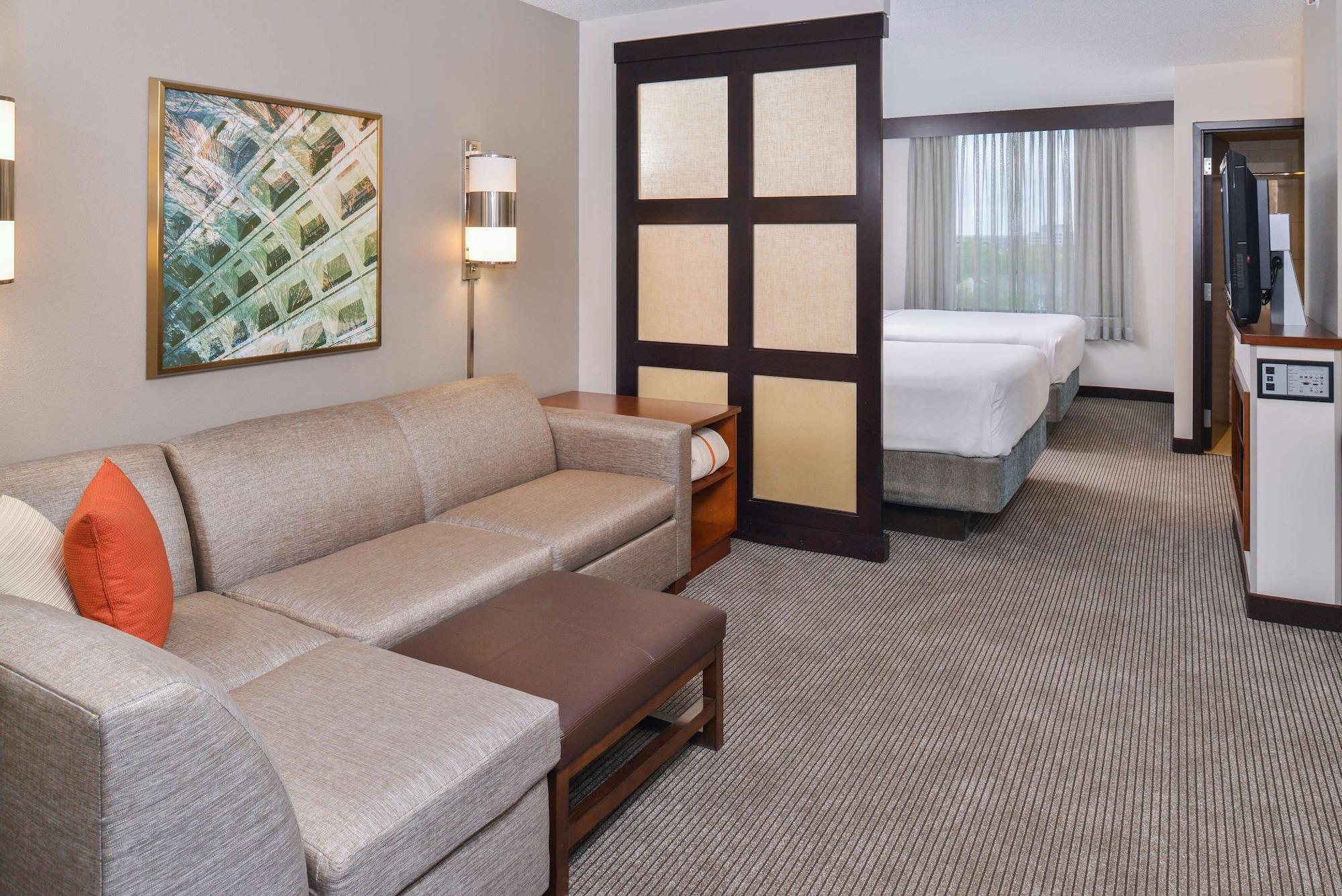 Hyatt Place Herndon Dulles Airport - East Exterior photo