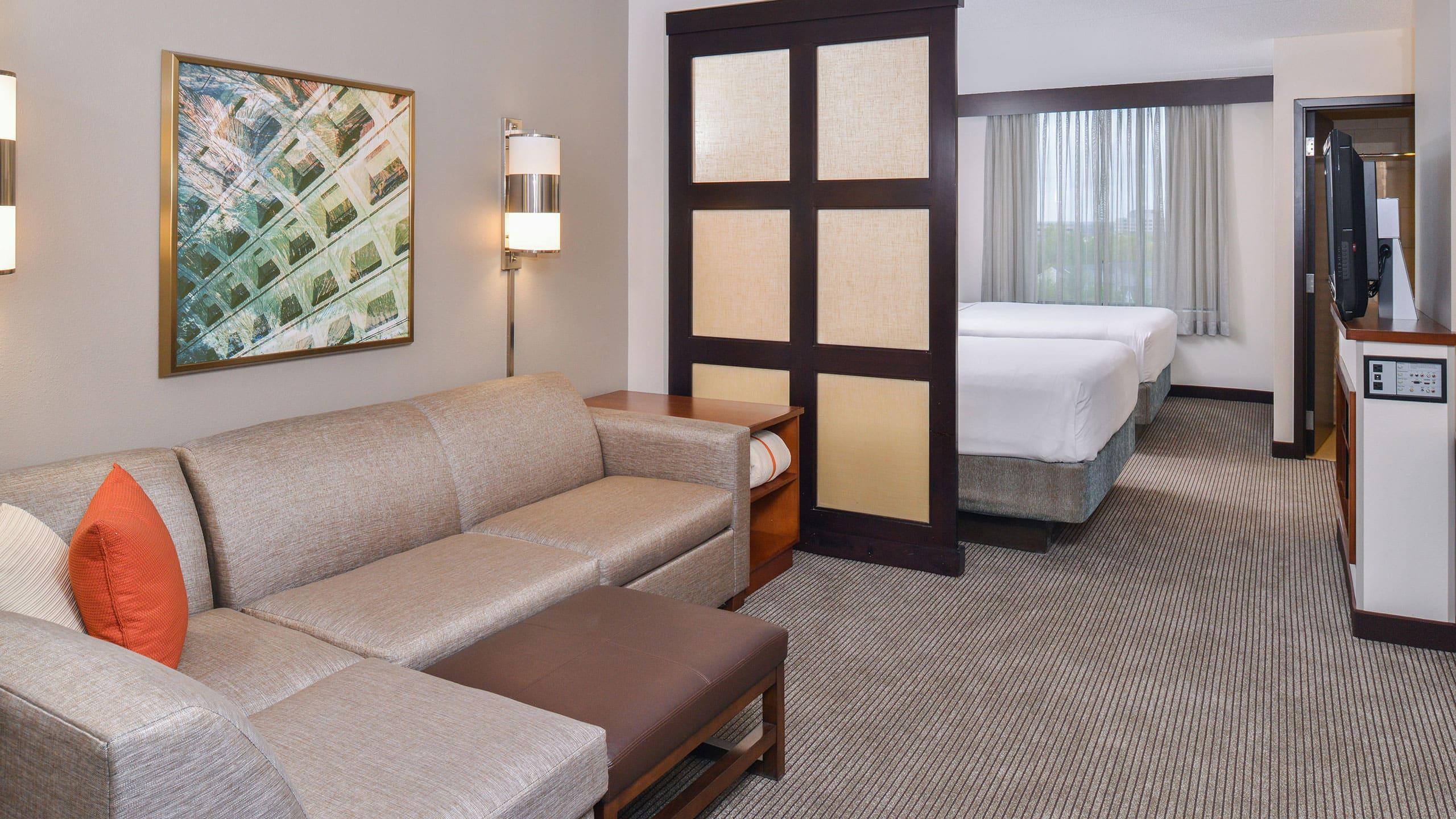 Hyatt Place Herndon Dulles Airport - East Exterior photo