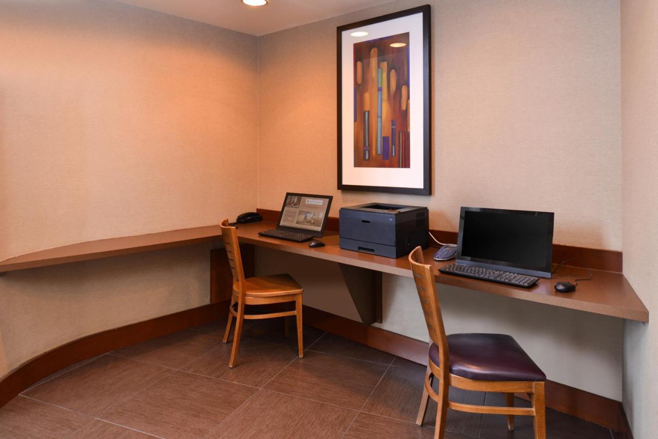 Hyatt Place Herndon Dulles Airport - East Exterior photo